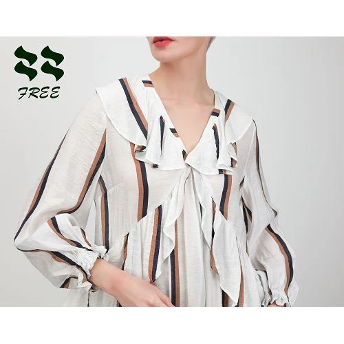 V frilly neck(002) V frilly neck(002)